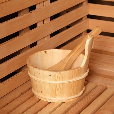 8-osobowa sauna z czerwonym cedrem Drewniana zewnętrzna kostka z kuchenką elektryczną