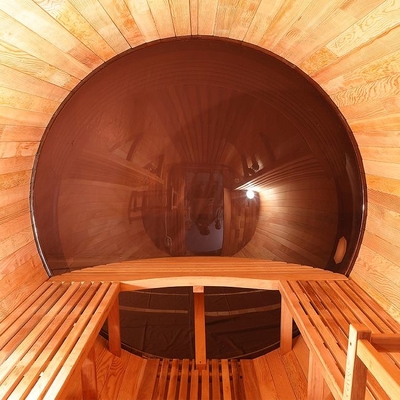 Grzejnik elektryczny z jasnego czerwonego drewna cedrowego Mokra para Panoramiczny widok Sauna na zewnątrz
